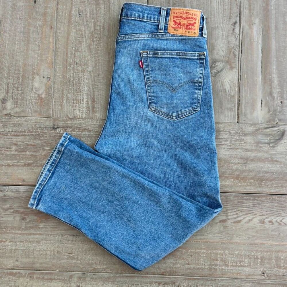 Levi’s 505 Regular Fit Men’s Jeans Size 38x30 Blue Wash Great Condition
